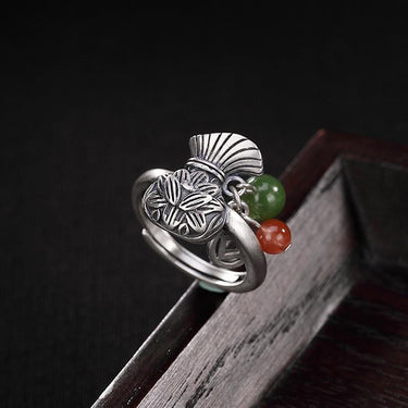 THAI SILVER Jade & Red Agate Detailed Money Bag Ring